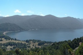 Imagen:Lago Caburga | Wikipedia