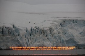 Imagen:Intervencion artistica de Fernando Prats en la Antártica - Prensa Artica
