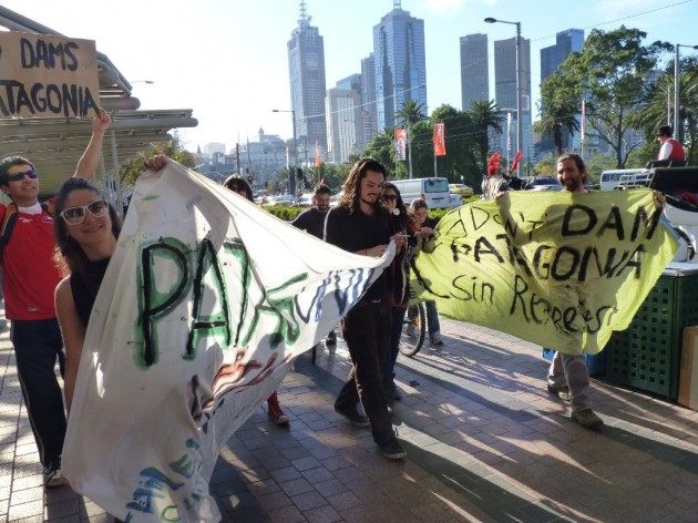 Manifestaciones en Australia contra proyecto HidroAyśen