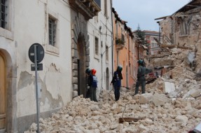 Emergenza_Terremoto_Abruzzo_2009_-_12-287x190.jpg