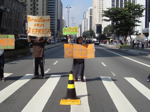 Manifestación contra Hidroaysen en Sao Paulo | Diego Castillo