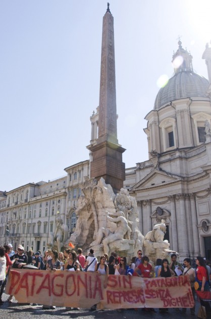 Protesta en Roma rechazando HidroAysén | Andrea Saldivia Morales