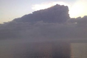 Imagen:Nube volcánica desde Entre Lagos | Robert Arellano