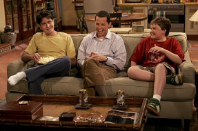 Imagen:Sheen en 'Two and a Half Men' | Warner Bros