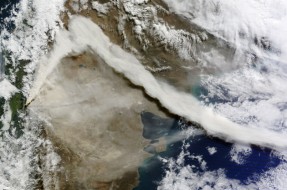 Imagen:Nube de cenizas | NASA