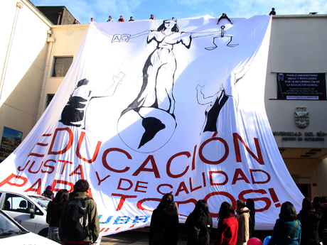 Lienzo por la Educación | Federación de Estudiantes Universidad del Bío-Bío Chillán 