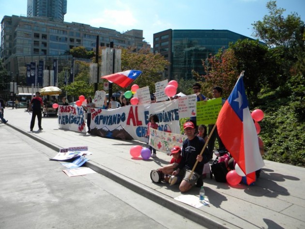 Chilenos se toman el centro de Vancouver en apoyo al movimiento estudiantil  | René Reyes