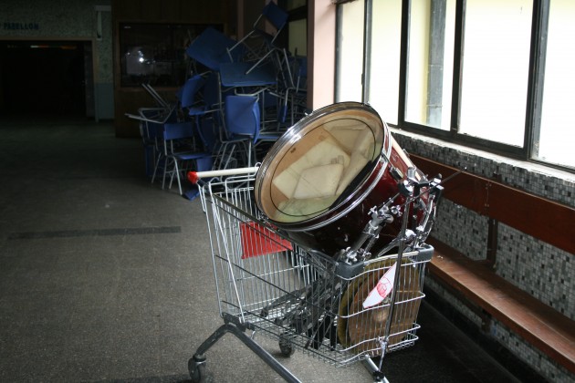 Daños al interior del recinto Daños al interior del recinto