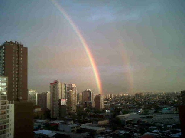 Doble arcoiris sobre Santiago | @cote_rebolledo