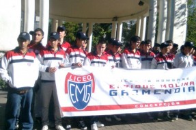 Imagen:Alumnos del Liceo Enrique Molina | RBB