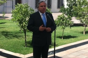 Imagen:Andrés Chadwick | Néstor Aburto (RBB)