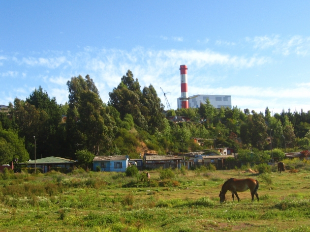 Termoeléctricas en Caleta Lo Rojas, Cerro Obligado, Coronel  | Camila Arancibia