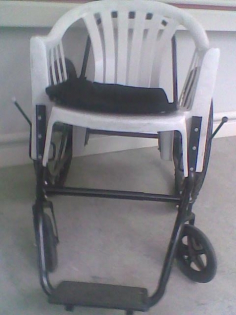 Silla de rueda en nuevo Hospital Militar | Italo Contreras Silla de rueda en nuevo Hospital Militar | Italo Contreras