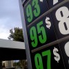 Econsult: Bencinas bajarían $2 en promedio y diesel $18 a partir del 2 de febrero Econsult: Bencinas bajarían $2 en promedio y diesel $18 a partir del 2 de febrero