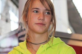Imagen:Laura Dekker (Wikipedia)