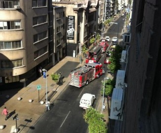 Amago de incendio afecta a Bar The Clinic en Santiago
