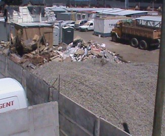 Vecinos de San Pedro de La Paz reclaman por acumulación de residuos en obras de Colegio Concepción  
