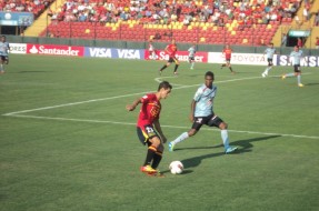 Imagen:Unión Española – Junior / Simón Collado