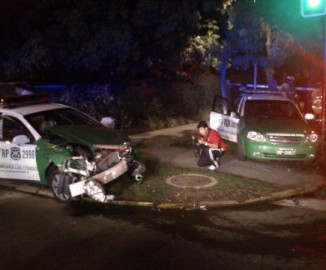 2 patrullas policiales colisionan en Las Condes dejando 3 Carabineros heridos de gravedad