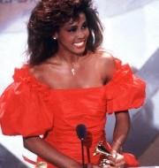 Imagen:Whitney Houston en Facebook