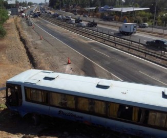 Choque a pocos metros del Buin Zoo deja 31 heridos y gran congestión vehicular