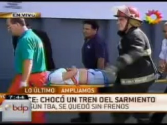 Videos muestran a pasajeros atrapados luego de grave accidente de tren en Argentina Videos muestran a pasajeros atrapados luego de grave accidente de tren en Argentina
