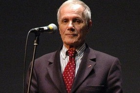 Imagen:Pierre Schoendoerffer en Wikipedia (CC)
