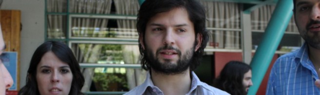 Gabriel Boric: “Los estudiantes no podemos creer ni en Piñera, ni en la derecha, ni en Bachelet” Gabriel Boric: “Los estudiantes no podemos creer ni en Piñera, ni en la derecha, ni en Bachelet”