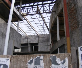 Denuncian abandono total en el que iba a ser el edificio de Obras Públicas de Penco