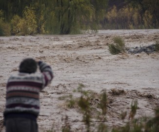 Imágenes muestran crecida del Río Maipo tras lluvias