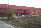 Gendarmes de cárcel de Puerto Montt colocaron carteles en frontis exigiendo salida de alcaide