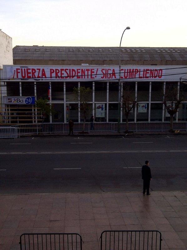 Lienzo en Valparaíso | Rayen Araya (RBB) Lienzo en Valparaíso | Rayen Araya (RBB)