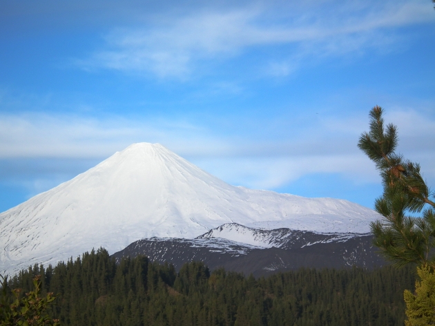 La nieve deslumbra en el volcán Antuco | Nelson González