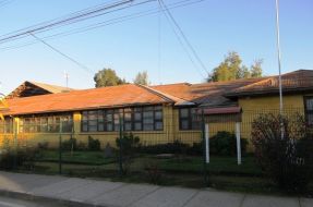 Imagen:Escuela Monseñor Manuel Larraín | www.maulee.cl