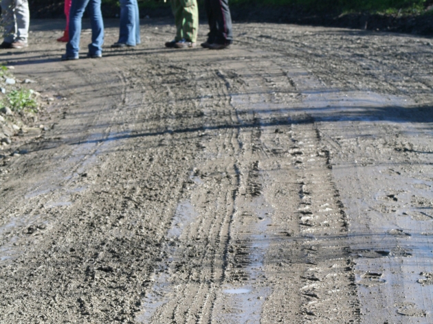 caminos con lodo en angostura | Victor Orellana Vidal