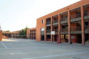 Imagen:Colegio Cumbres en web Oficial