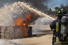 Imagen:Bomberos en acción | Deissy Fuentes