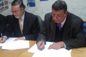 Imagen:Firma Convenio | Mauricio Baeza (RBB)