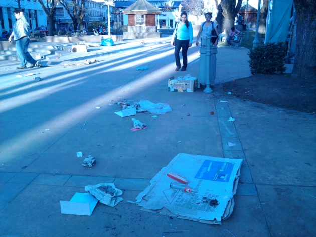 Falta de aseo en plaza de Armas | Christian Sanhueza