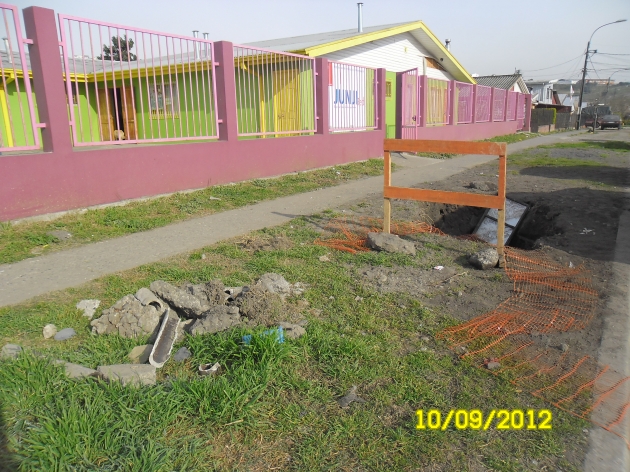 peligro de accidente por excavaciòn de ESSBIO | Yolanda Escobar Ramirez 