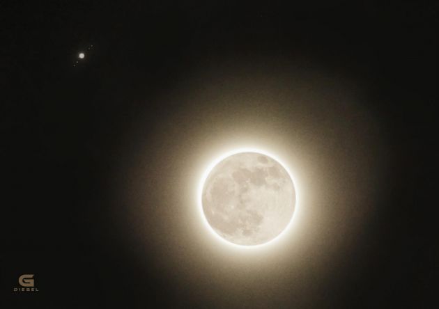 Luna llena con Júpiter y 4 de sus lunas | Greg Diesel