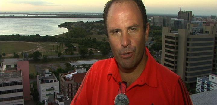El “trotamundos” Keno Salinas comenta desde Porto Alegre