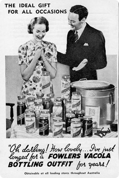 Camisas Van Heusen (mulher que apanha) - 1949 - Propagandas Históricas