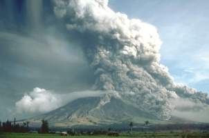 Pyroclastic_flows_at_Mayon_Volcano-302x200.jpg