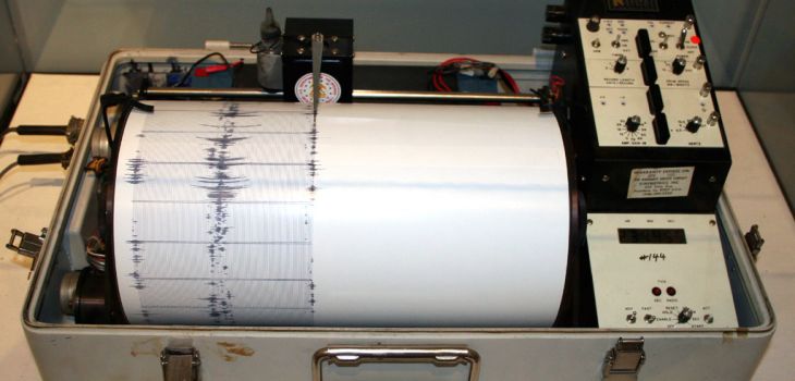 Kinemetrics_seismograph-730x3502.jpg