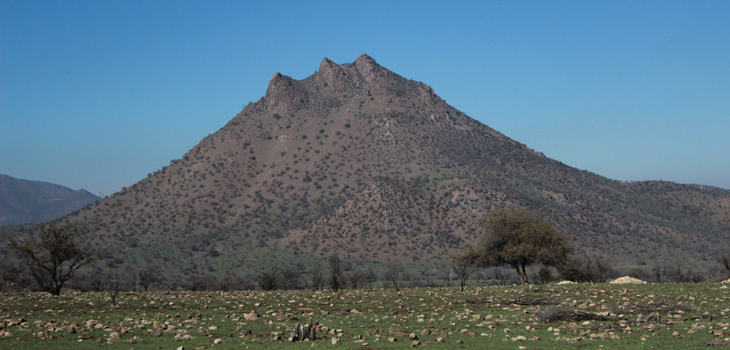Cerro Tres Orejas, Quilapilún, Chacabuco. Foto de Alexis López.