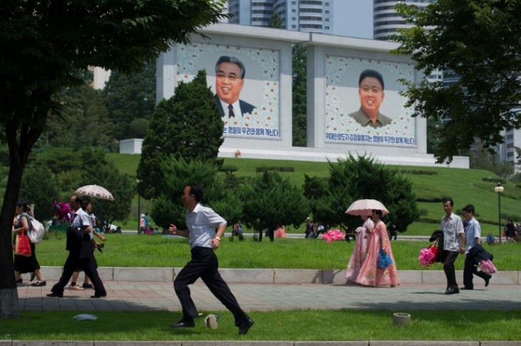 Retratos de Kim Il-Sung y Kim Jong-il | Ed Jones | AFP