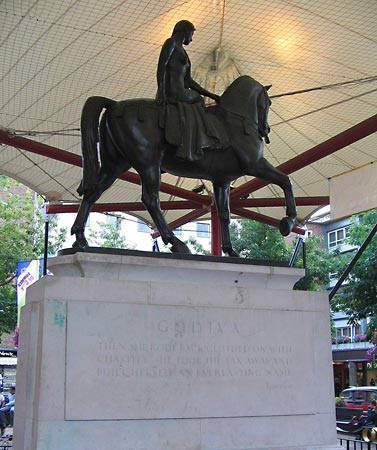 Estatua de Sir William Reid Dick (1949) en Coventry