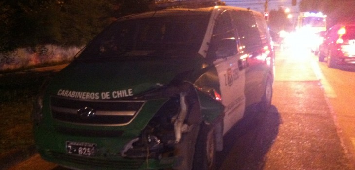 vehculo-policial-osorno-choco-con-auto-730x350.jpg