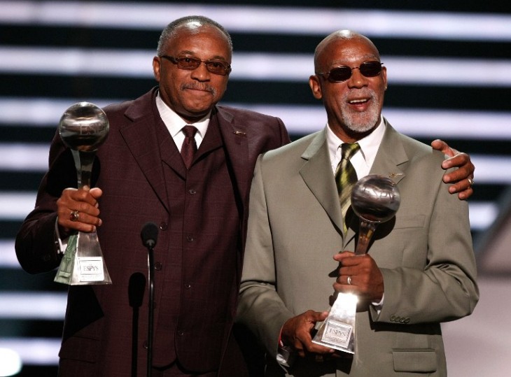 Smith y Carlos reciben premio 'Arthur Ashe' al coraje, en los ESPY 2008 | Archivo | AFP Smith y Carlos reciben premio 'Arthur Ashe' al coraje, en los ESPY 2008 | Archivo | AFP